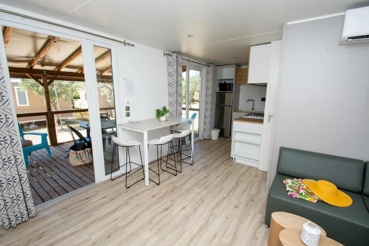 Camping Les Hautes Prairies Lourmarin 0*,