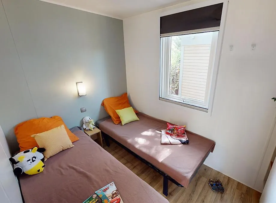Camping Les Hautes Prairies Lourmarin Hotel