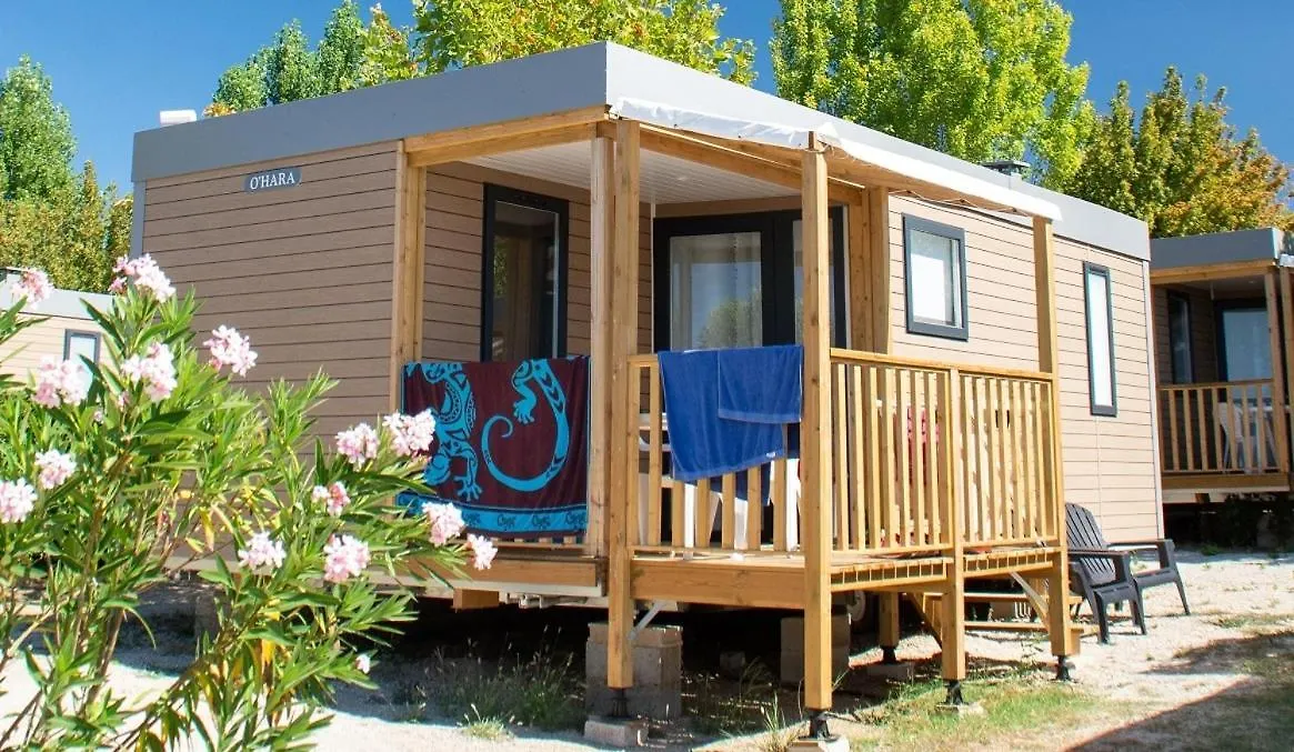 Camping Les Hautes Prairies Lourmarin 0*,  France