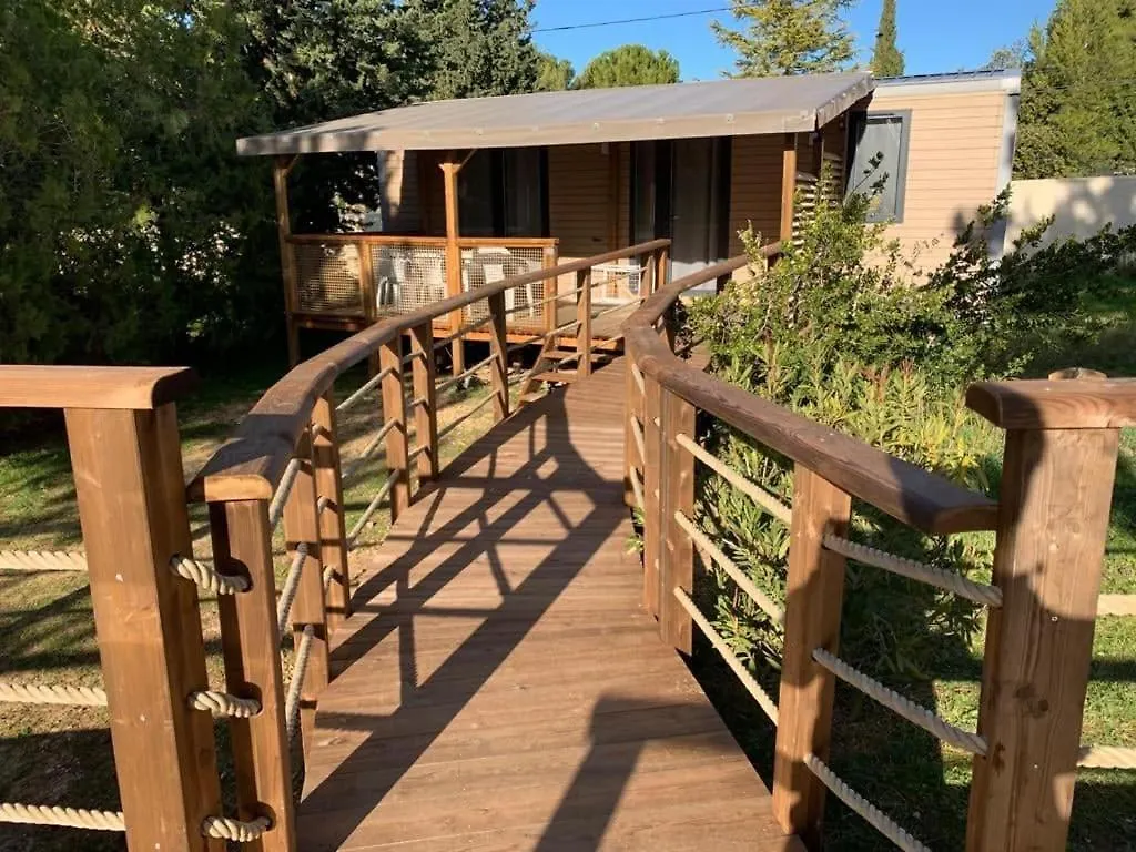 Camping Les Hautes Prairies Lourmarin Hotel