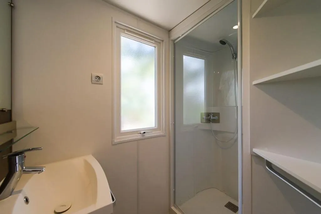 Camping Les Hautes Prairies Lourmarin Hotel